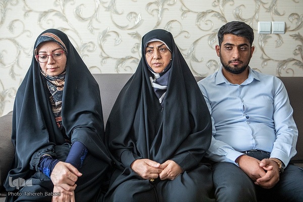 دیدار جامعه قرآنی با خانواده شهید حسين كربلايي