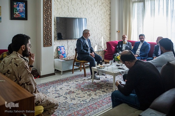 دیدار جامعه قرآنی با خانواده شهید حسين كربلايي