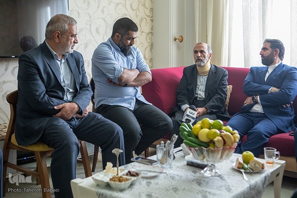 دیدار جامعه قرآنی با خانواده شهید حسين كربلايي