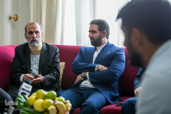 دیدار جامعه قرآنی با خانواده شهید حسين كربلايي