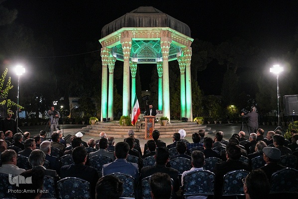 حضور رئیس‌جمهور در حافظیه