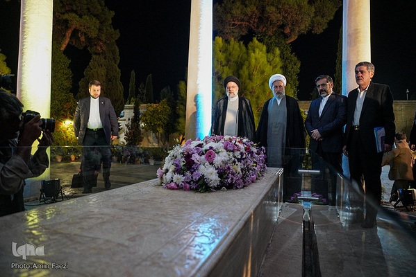 حضور رئیس‌جمهور در حافظیه