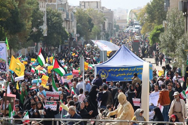 راهپیمایی مردم ایران به شکرانه حماسه‌ مقاومت