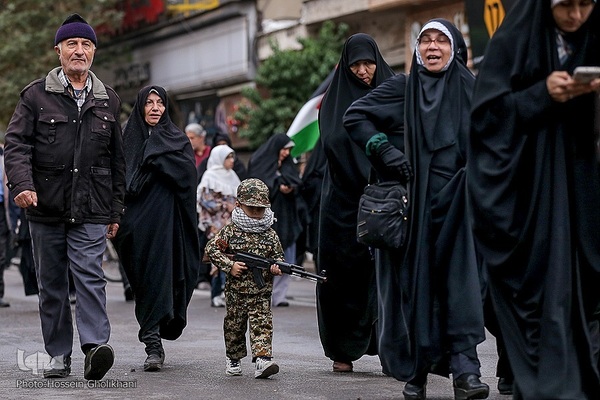 راهپیمایی مردم ایران به شکرانه حماسه‌ مقاومت