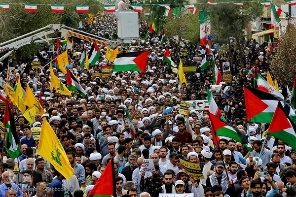 راهپیمایی مردم ایران به شکرانه حماسه‌ مقاومت