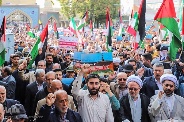 راهپیمایی مردم ایران به شکرانه حماسه‌ مقاومت