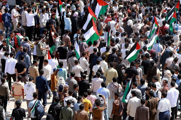 راهپیمایی مردم یمن در  حمایت از غزه 