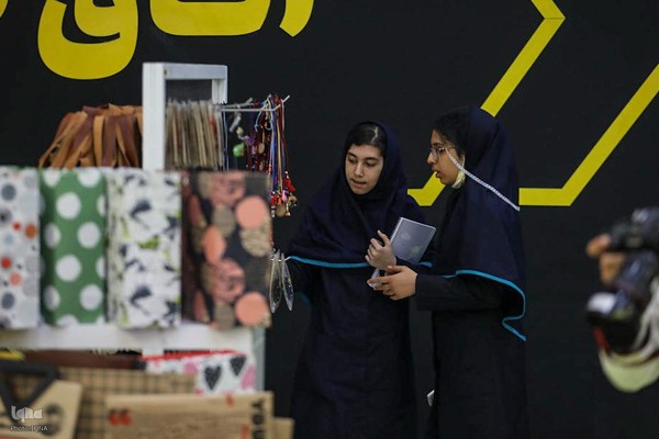 نشست معرفی فعالیت‌های باغ کتاب تهران