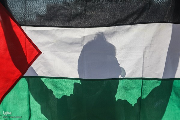 تجمع امدادگران و کادر درمان در میدان فلسطین