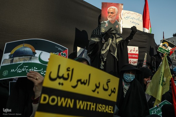 اجتماع عظیم مردم تهران در واکنش به جنایت رژیم صهیونیستی در غزه در میدان انقلاب