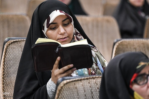 کرسی تلاوت بانوان در آستان عبدالعظیم(ع)