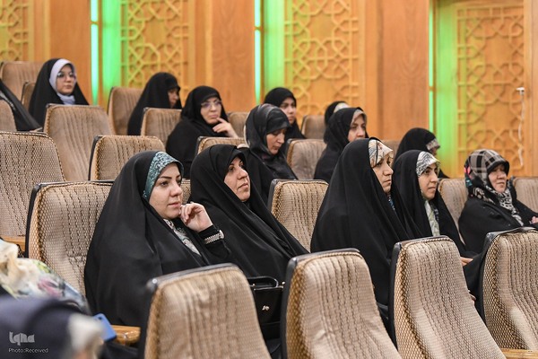 کرسی تلاوت بانوان در آستان عبدالعظیم(ع)