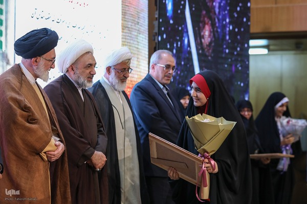 هفدهمین آیین تجلیل از حافظان قرآن