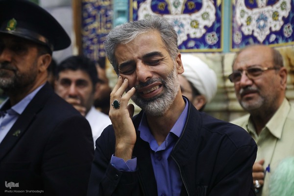  سیاه پوش کردن ضریح مطهر کریمه اهل بیت(س)