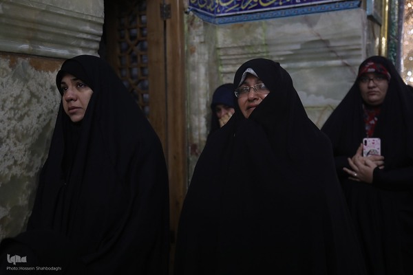  سیاه پوش کردن ضریح مطهر کریمه اهل بیت(س)