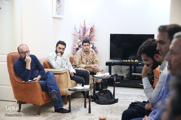 دیدار جامعه قرآنی با خانواده شهید آرمان علی‌وردی