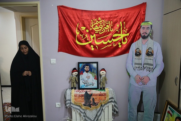 دیدار جامعه قرآنی با خانواده شهید آرمان علی‌وردی