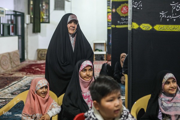 جلسه آموزش قرآن در کانون الزهراء(س)