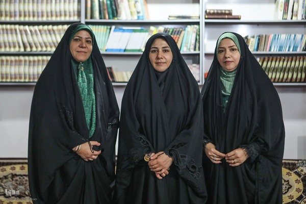 جلسه آموزش قرآن در کانون الزهراء(س)