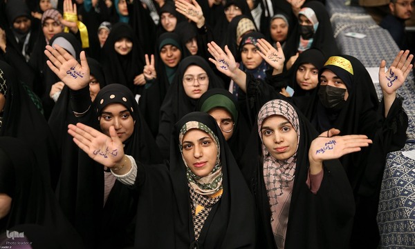 دیدار دانش‌آموزان و دانشجویان