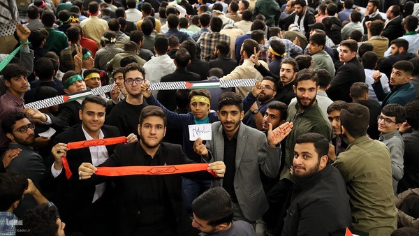 دیدار دانش‌آموزان و دانشجویان