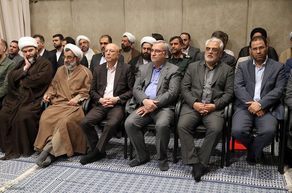 دیدار دانش‌آموزان و دانشجویان