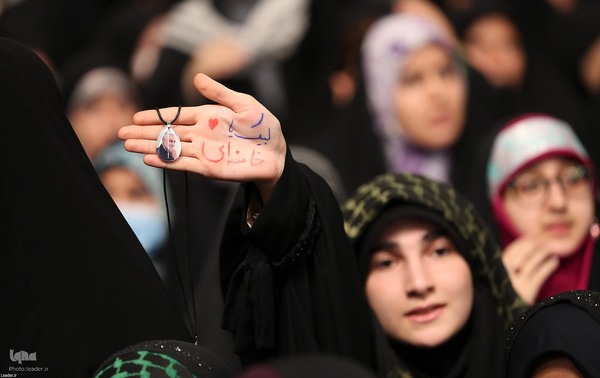 دیدار دانش‌آموزان و دانشجویان