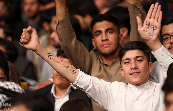 دیدار دانش‌آموزان و دانشجویان