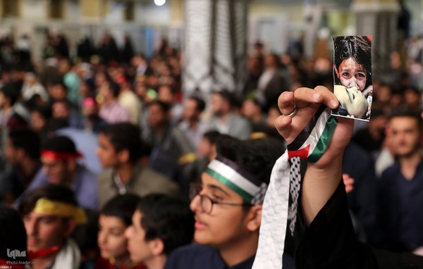 دیدار دانش‌آموزان و دانشجویان