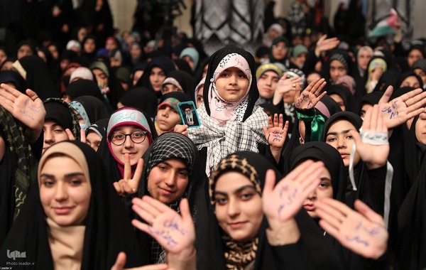 دیدار دانش‌آموزان و دانشجویان