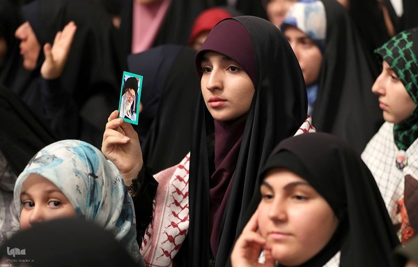 دیدار دانش‌آموزان و دانشجویان