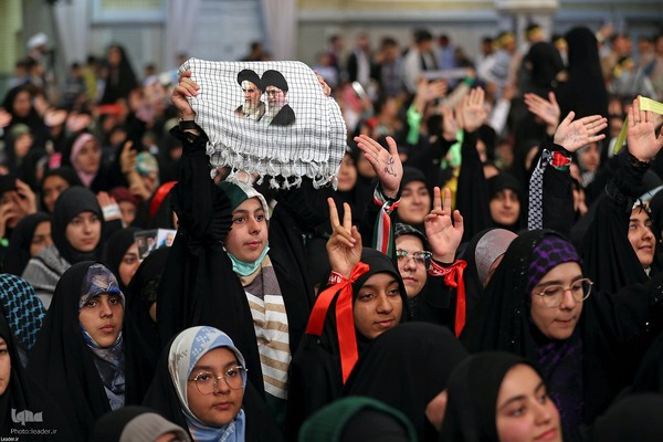 دیدار دانش‌آموزان و دانشجویان