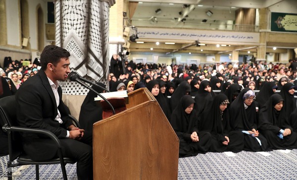 دیدار دانش‌آموزان و دانشجویان