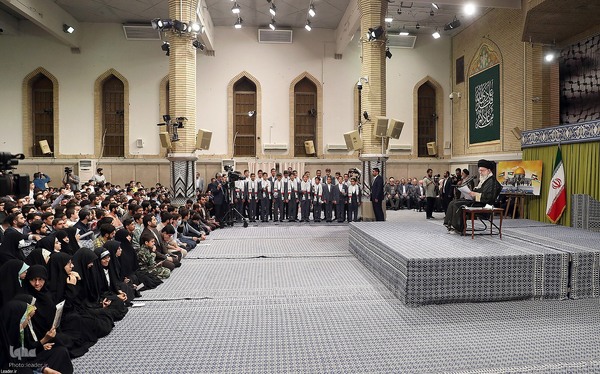 دیدار دانش‌آموزان و دانشجویان