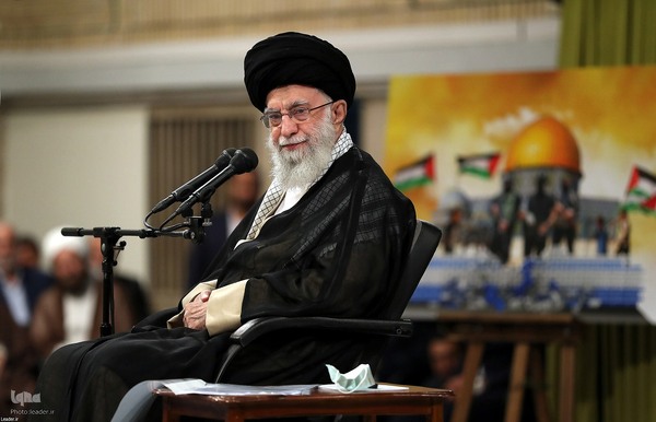 دیدار دانش‌آموزان و دانشجویان