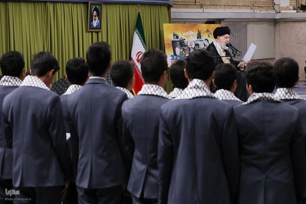 دیدار دانش‌آموزان و دانشجویان