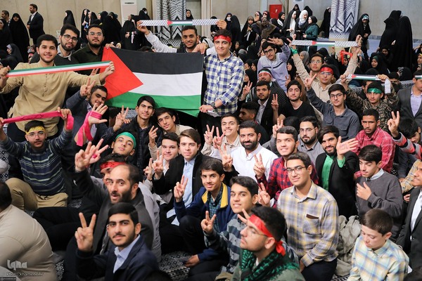 دیدار دانش‌آموزان و دانشجویان