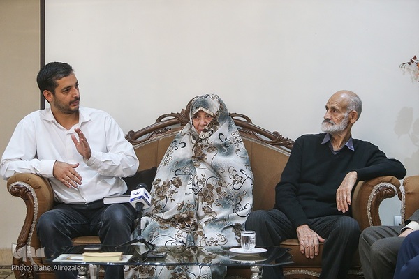 دیدار جامعه قرآنی با خانواده شهیدان ابراهیم