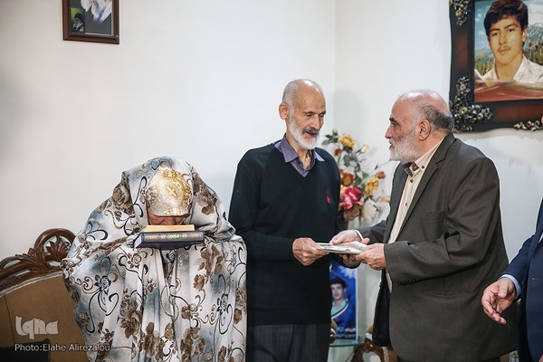 دیدار جامعه قرآنی با خانواده شهیدان ابراهیم