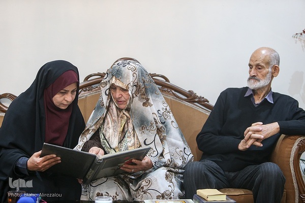 دیدار جامعه قرآنی با خانواده شهیدان ابراهیم