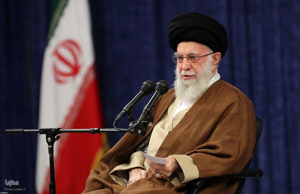 دیدار دست‌اندرکاران کنگره علامه طباطبایی با رهبر معظم انقلاب