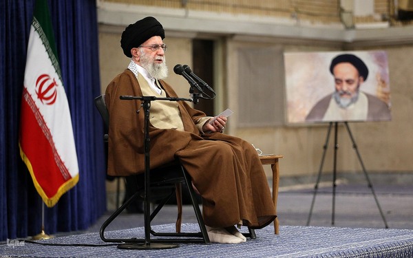 دیدار دست‌اندرکاران کنگره علامه طباطبایی با رهبر معظم انقلاب