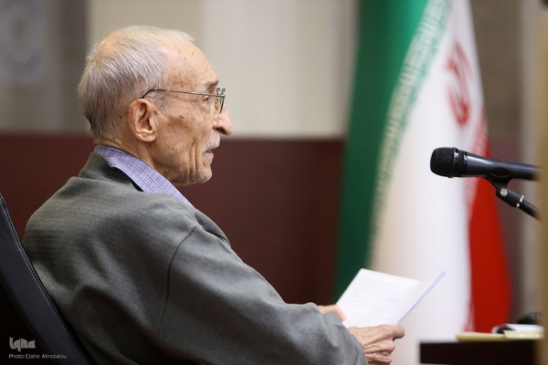 استاد اکبر ثبوت