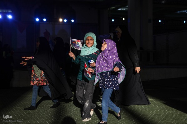 دورهمی «دل آرام» در مصلای تهران