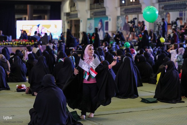 دورهمی «دل آرام» در مصلای تهران