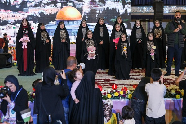 دورهمی «دل آرام» در مصلای تهران