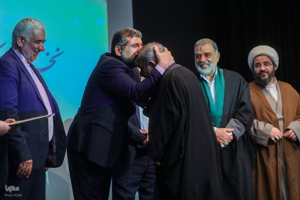 نخستین جایزه کتاب مداحان مولف و شب شعر حماسه مظلومیت و اقتدار