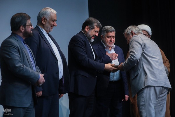 نخستین جایزه کتاب مداحان مولف و شب شعر حماسه مظلومیت و اقتدار