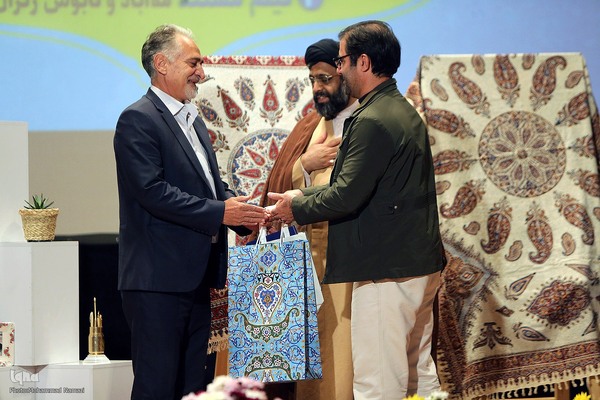 آئین رونمایی از تولیدات بنیاد فرهنگی روایت فتح