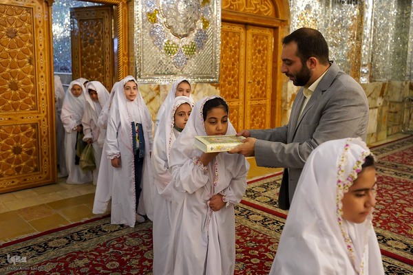 جشن تکلیف دختران در حرم شاهچراغ(ع)‎